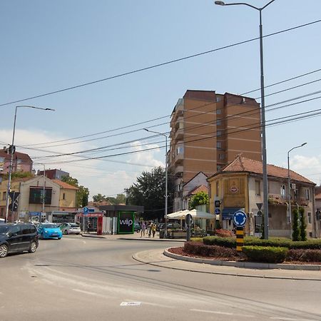 4 Rooms Apartments Ni Εξωτερικό φωτογραφία