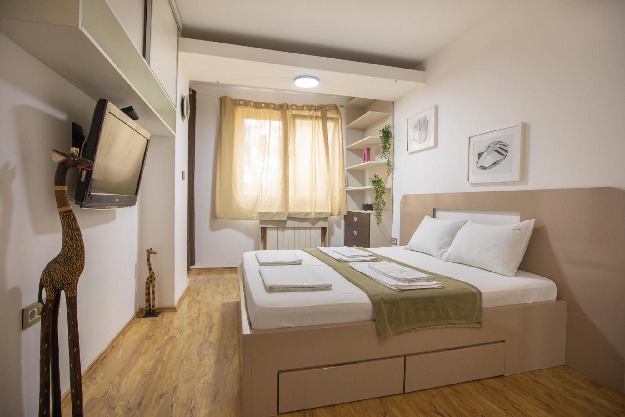 4 Rooms Apartments Ni Εξωτερικό φωτογραφία
