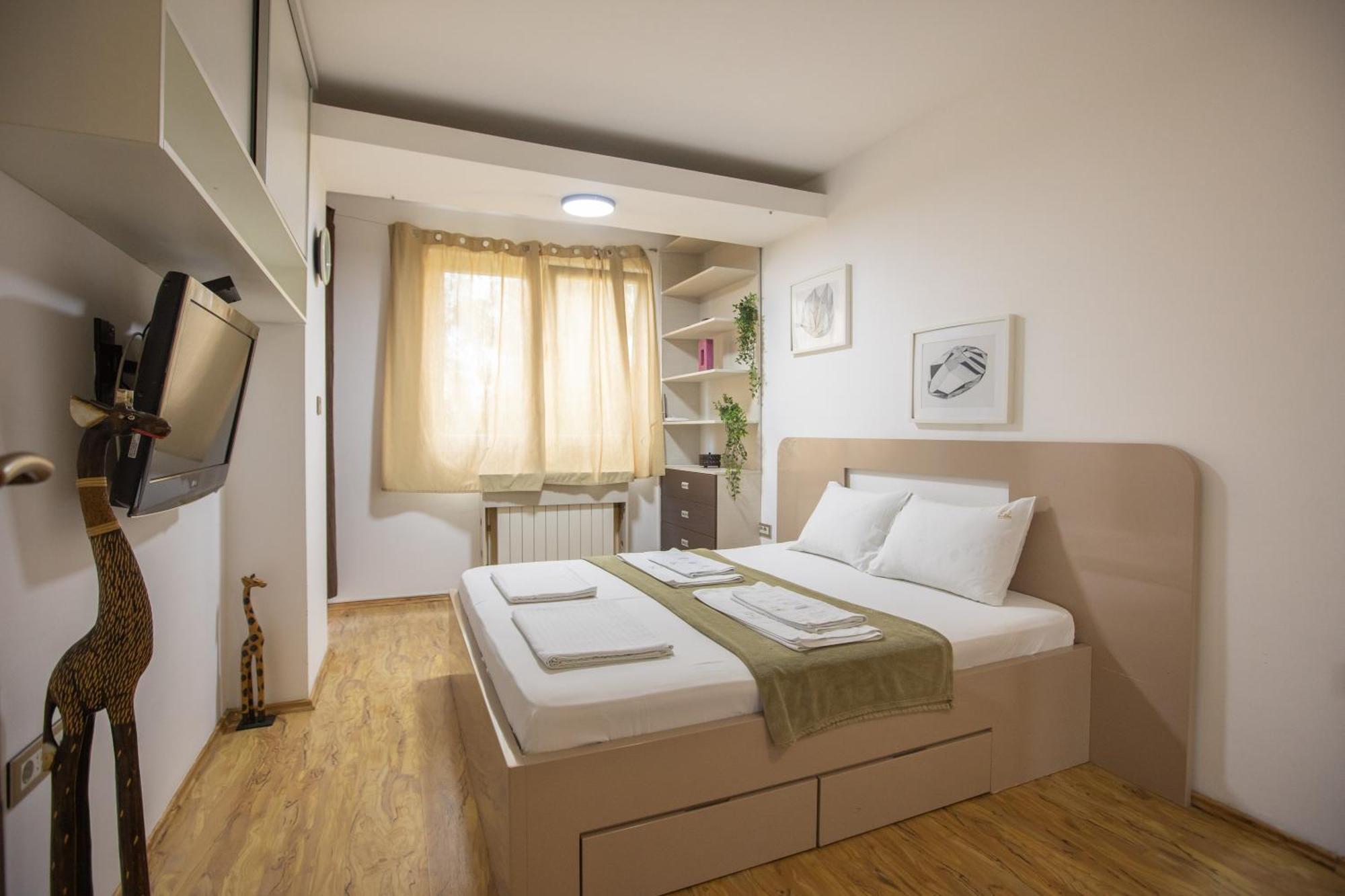 4 Rooms Apartments Ni Εξωτερικό φωτογραφία
