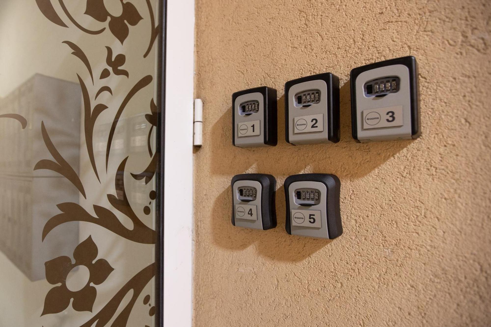 4 Rooms Apartments Ni Εξωτερικό φωτογραφία