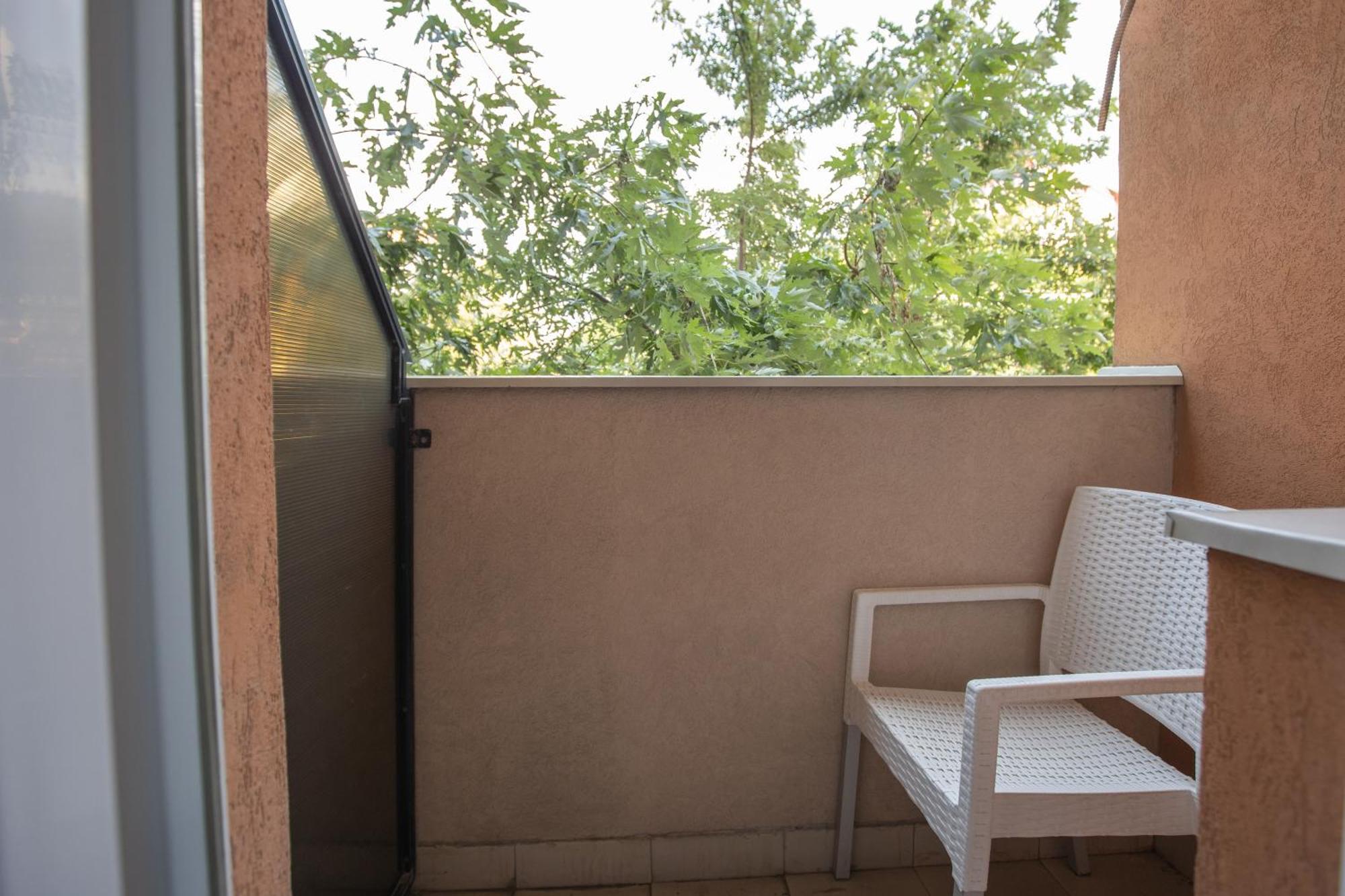 4 Rooms Apartments Ni Εξωτερικό φωτογραφία