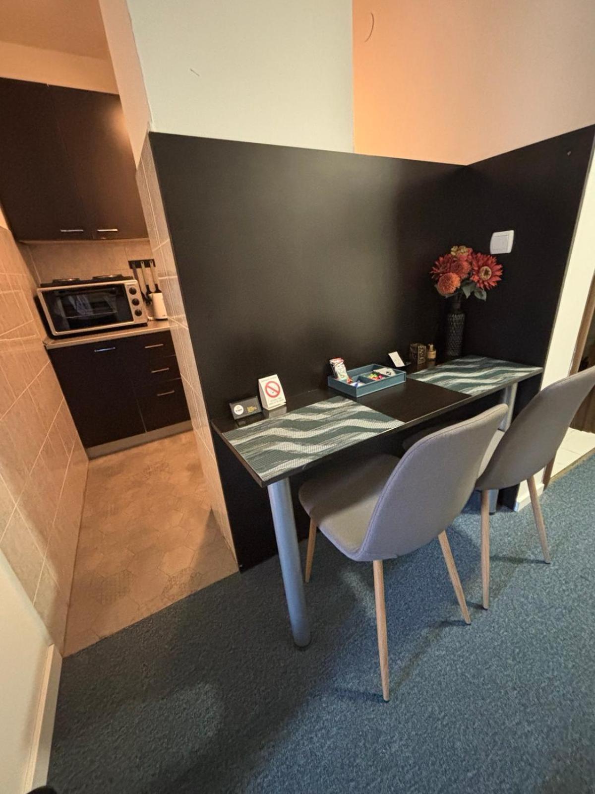 4 Rooms Apartments Ni Εξωτερικό φωτογραφία