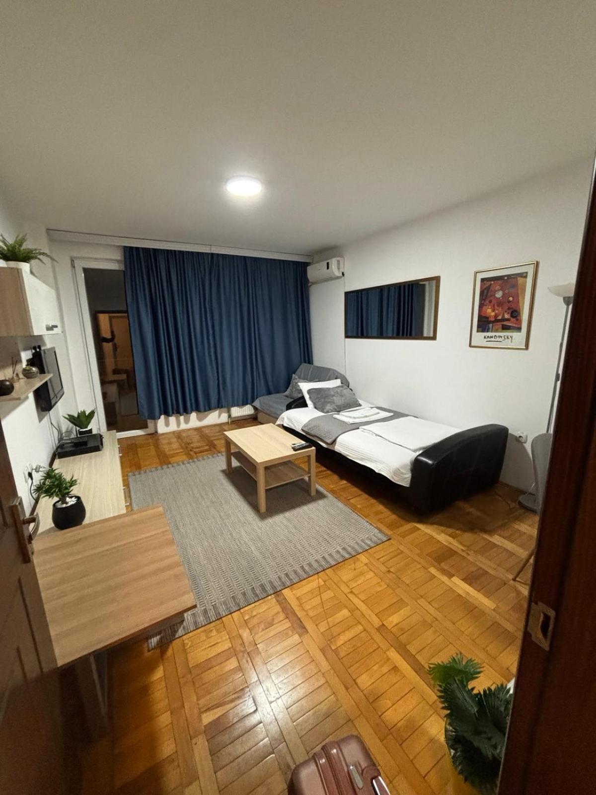 4 Rooms Apartments Ni Εξωτερικό φωτογραφία