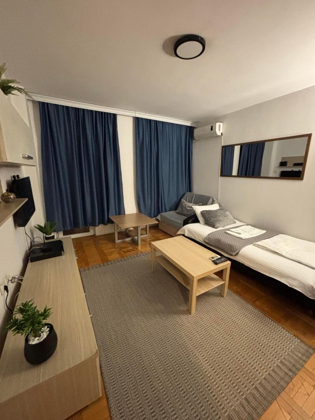 4 Rooms Apartments Ni Εξωτερικό φωτογραφία